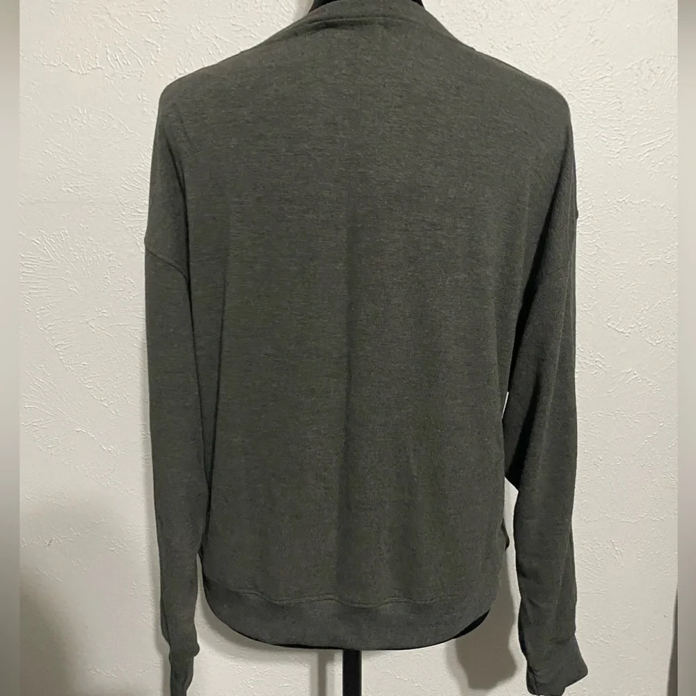 Lightweight basic sweater - Picture 2 of 4